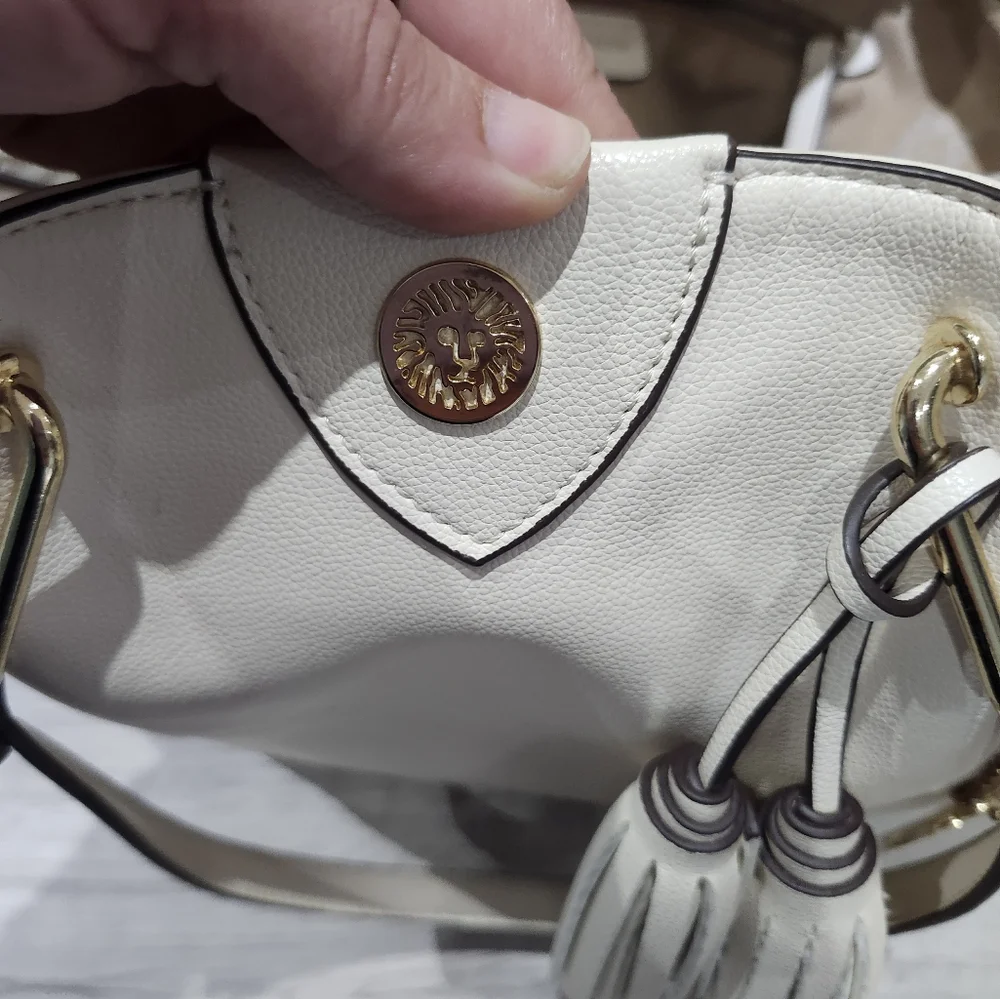 Anne Klein Elegant Cream Tote Bag - Picture 5 of 8